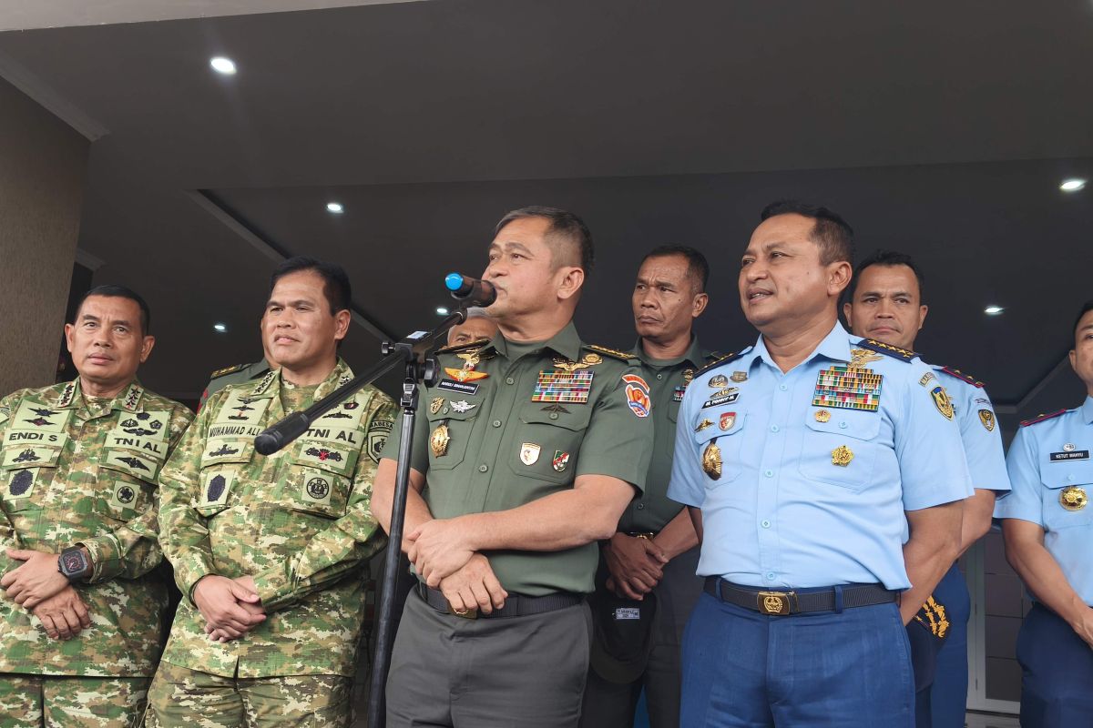 Army Chief of Staff Provides Cash and Housing Assistance to Families of Soldiers Killed in Landslide