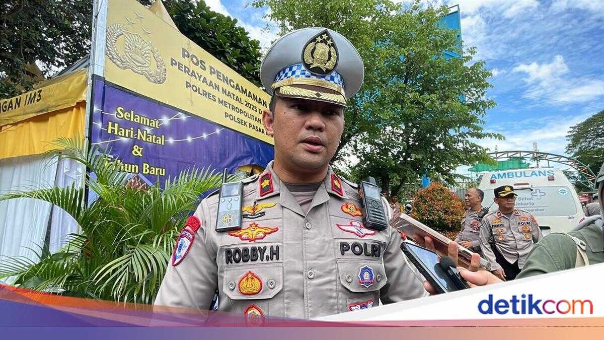 Jakarta Metropolitan Police Deploy Personnel at Ramadan Congestion Points, Including Takjil Vending Areas