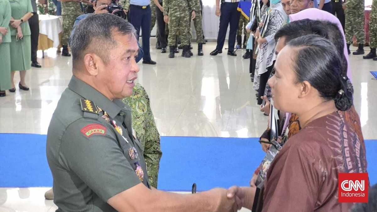 Families of Navy Soldiers Killed in Cisarua Landslide Receive Housing Compensation