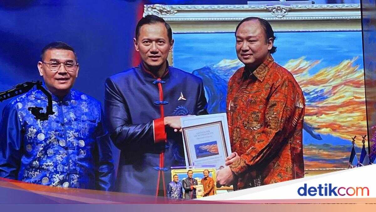 SBY's Fire Horse Painting Auctioned for Rp 6.5 Billion to Low Tuck Kwong