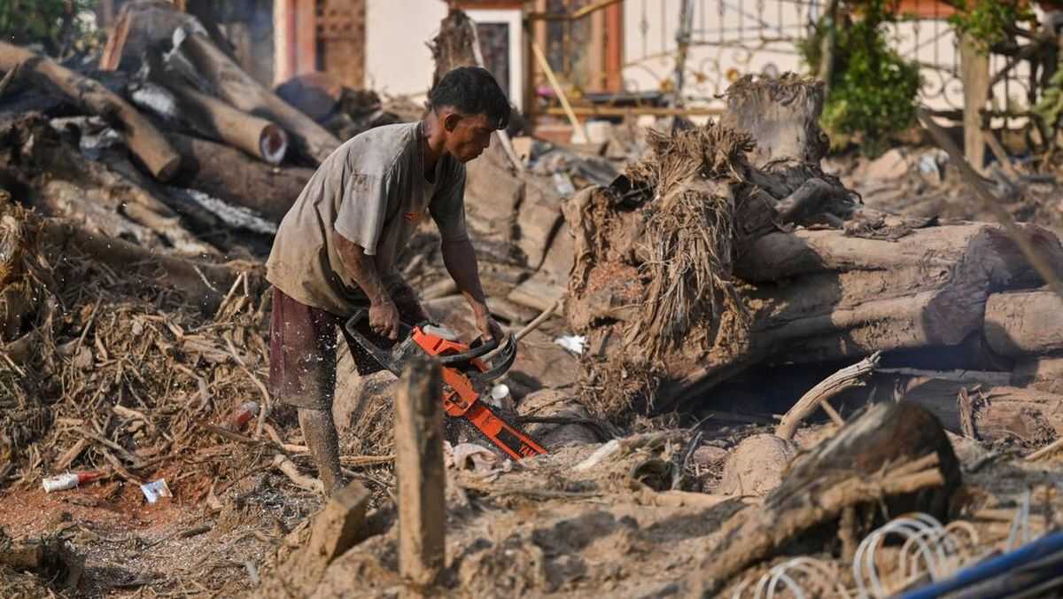 Search for 40 Missing North Sumatra Flood Victims Called Off as 4,638 Residents Remain Displaced