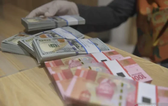 Fed Statement Pushes Rupiah Weakness: Analysts