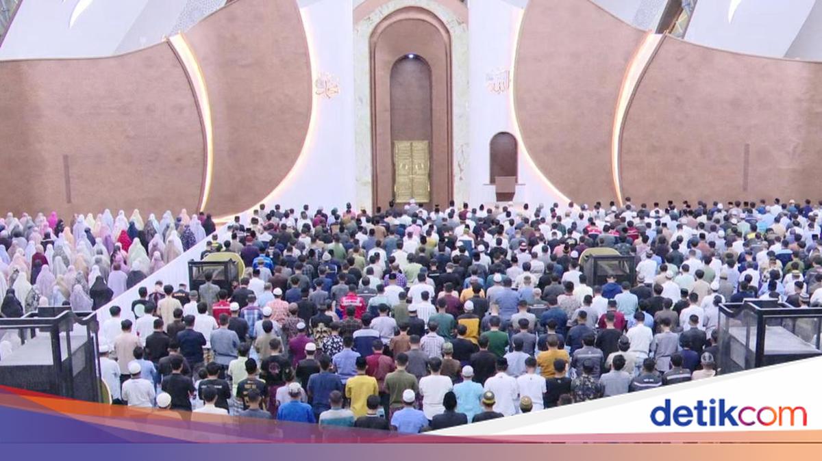 Inaugural Tarawih Prayers at IKN State Mosque Broadcast Live