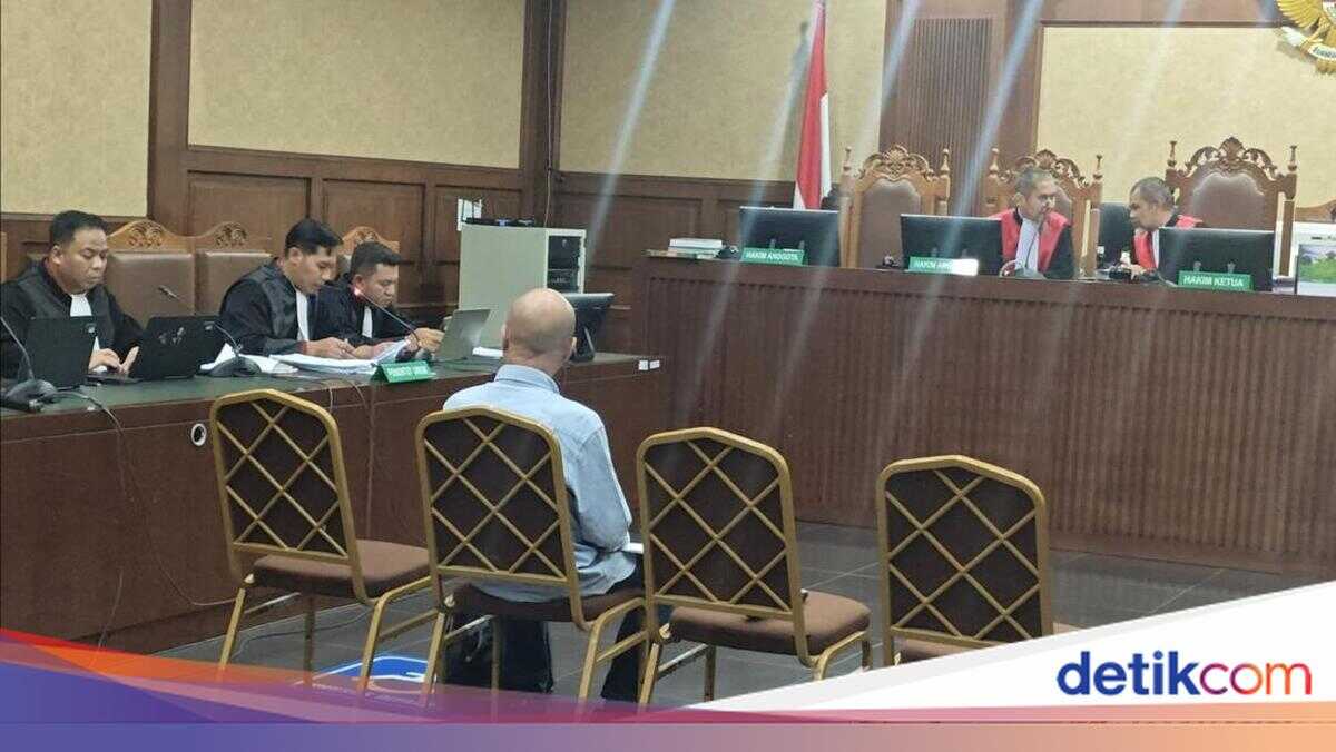 Facing 17-Year Prison Sentence in Cooking Oil Case, Ariyanto Claims: Someone Wants to Destroy Indonesia