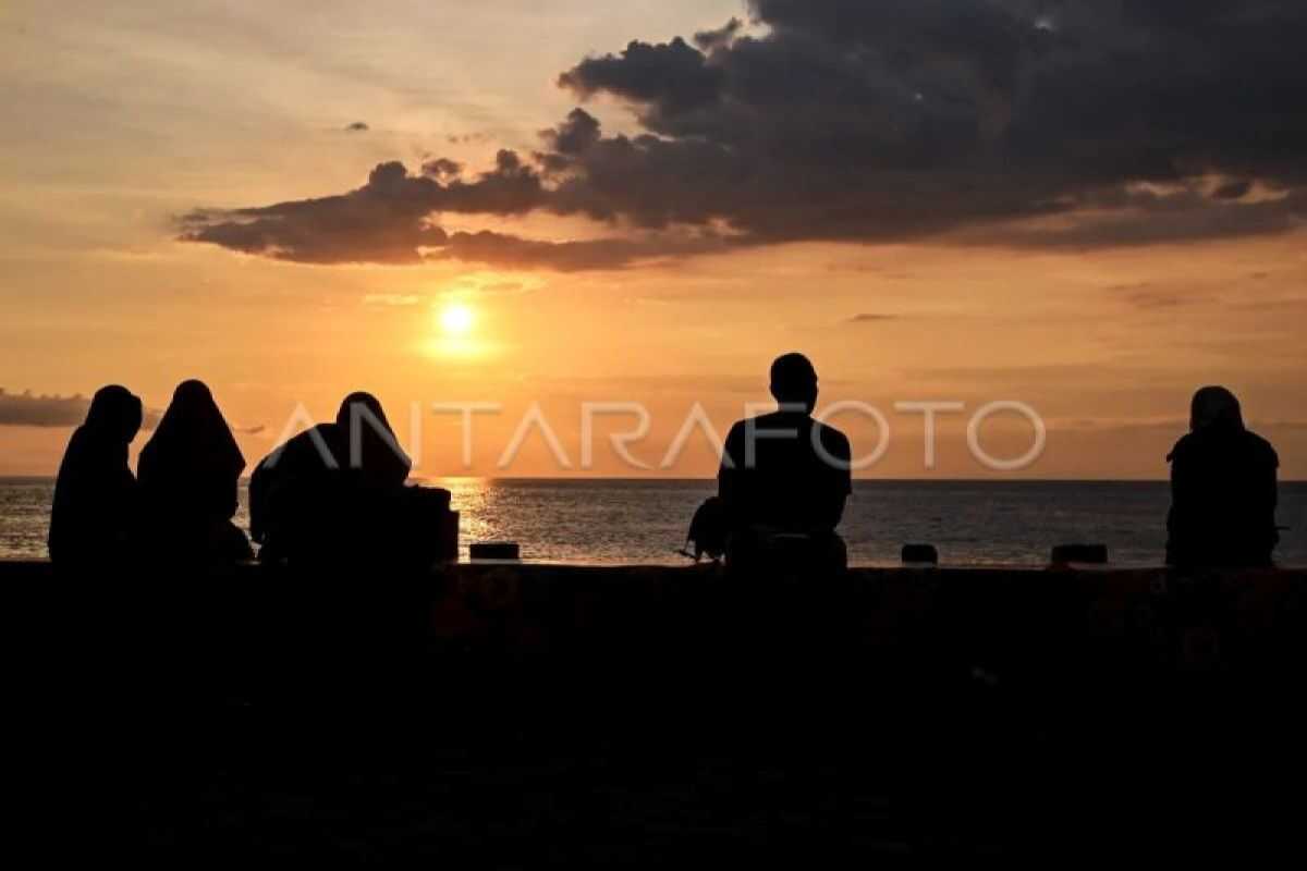Sunset, Takjil, and Shared Spaces