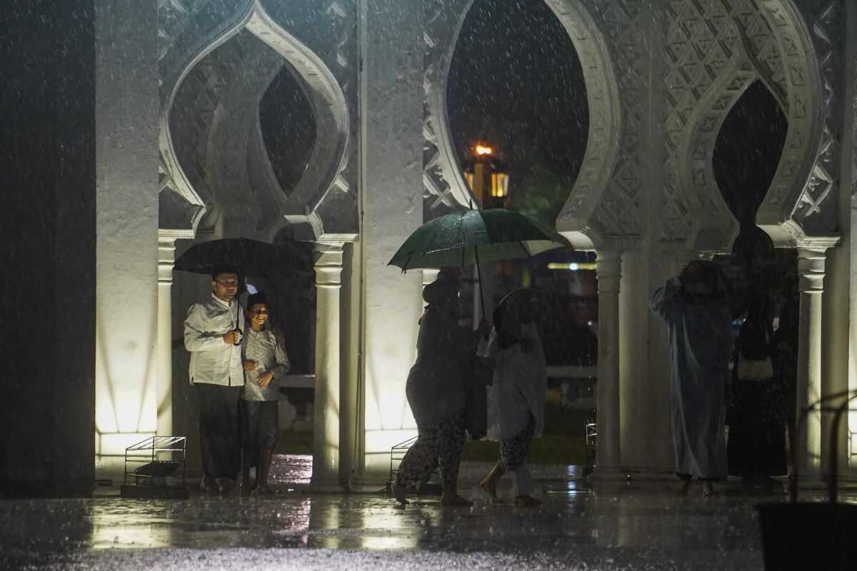 First Tarawih prayer: Renowned Acehnese cleric calls on faithful to begin Ramadan with repentance