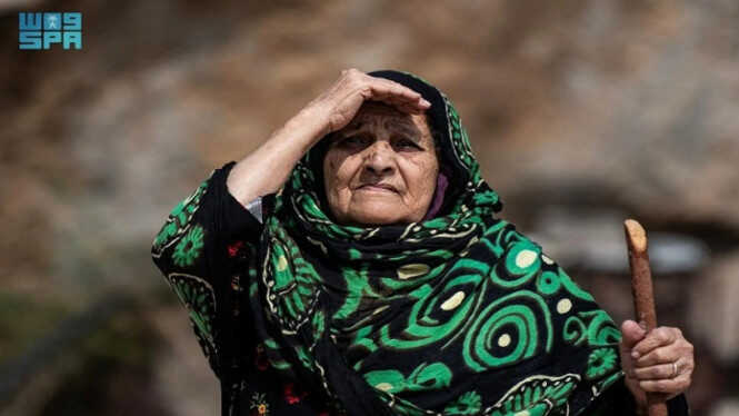 A Century of Memories: Grandmother Sharifah's Naked-Eye Ramadan Crescent Sightings from the Peaks of Maysan