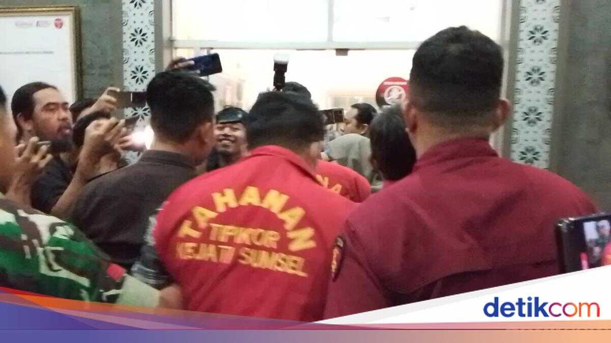 Muara Enim Councillor and Son Caught in Sting Operation Over Irrigation Project Graft