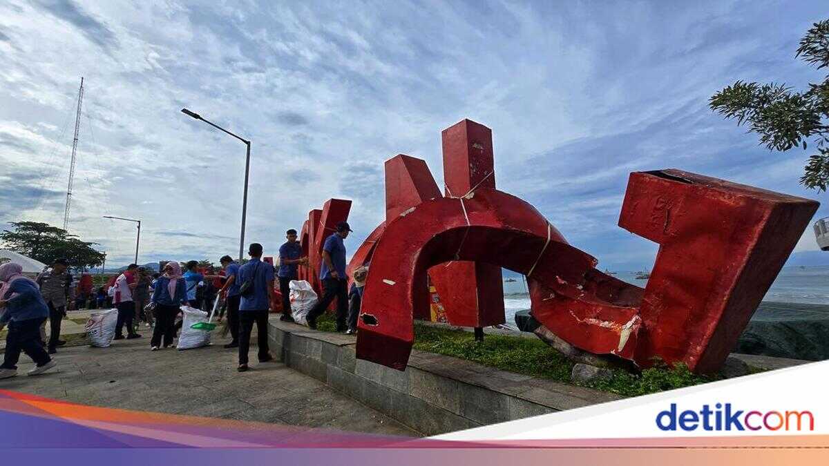 Gadobangkong Square in Sukabumi Left in Disrepair After Viral 'Cardboard Turtle' Controversy
