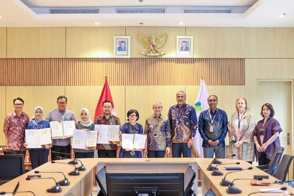 WHO and Indonesia sign US$14.8 million grant to boost health system