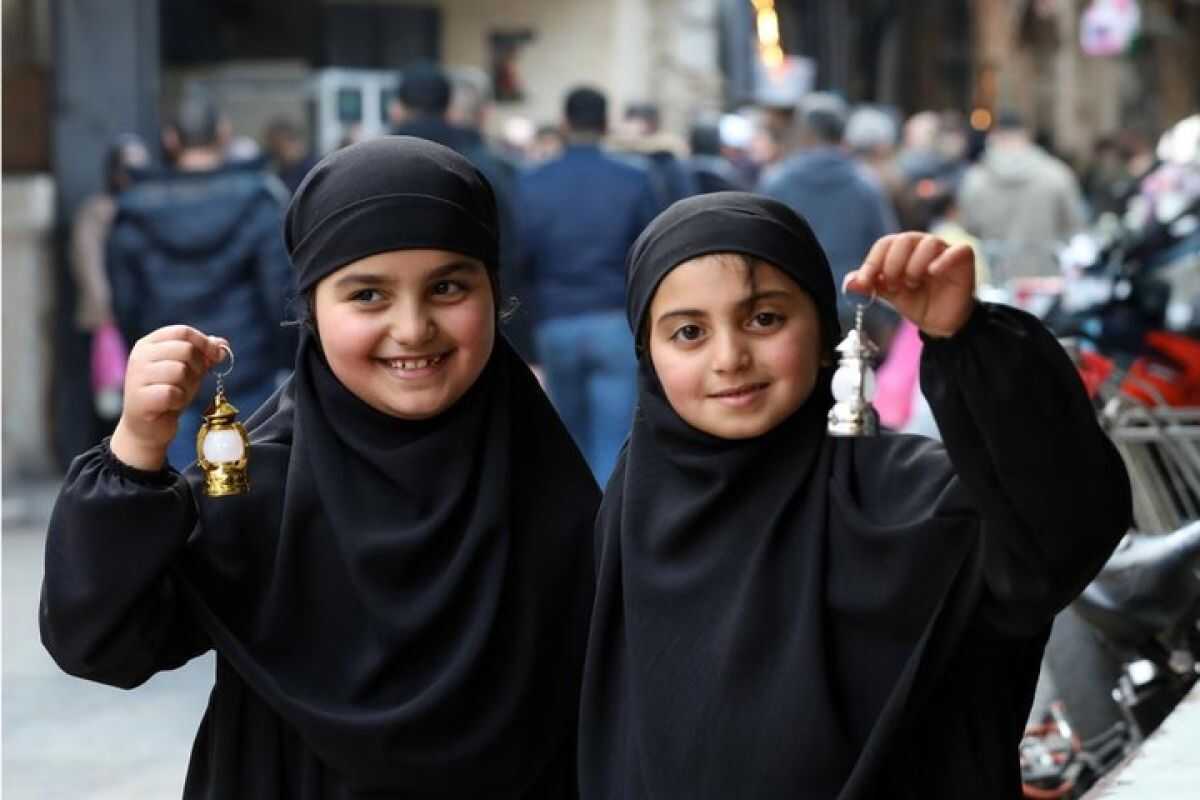 Gaza Children Find Joy Through Simple Ramadan Lanterns