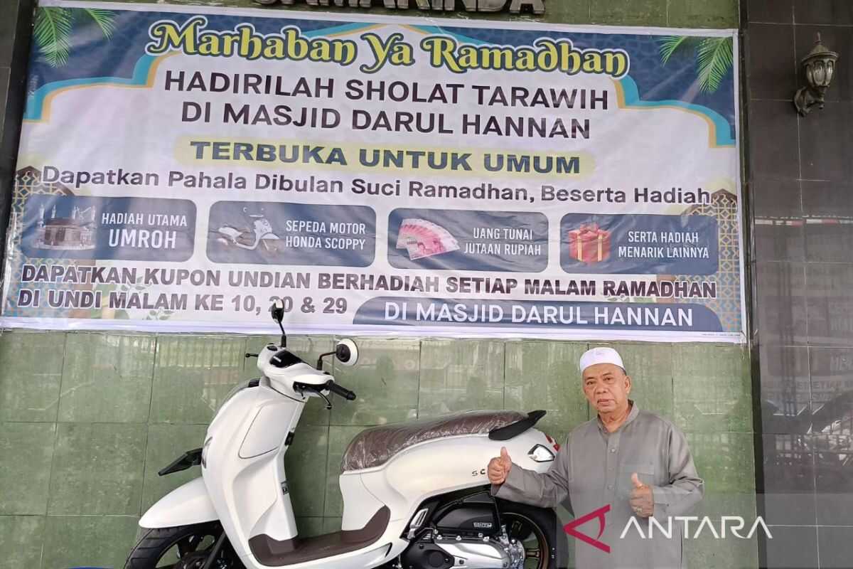 Samarinda Mosque Marks 16 Years of Awarding Umrah Packages to Tarawih Congregants