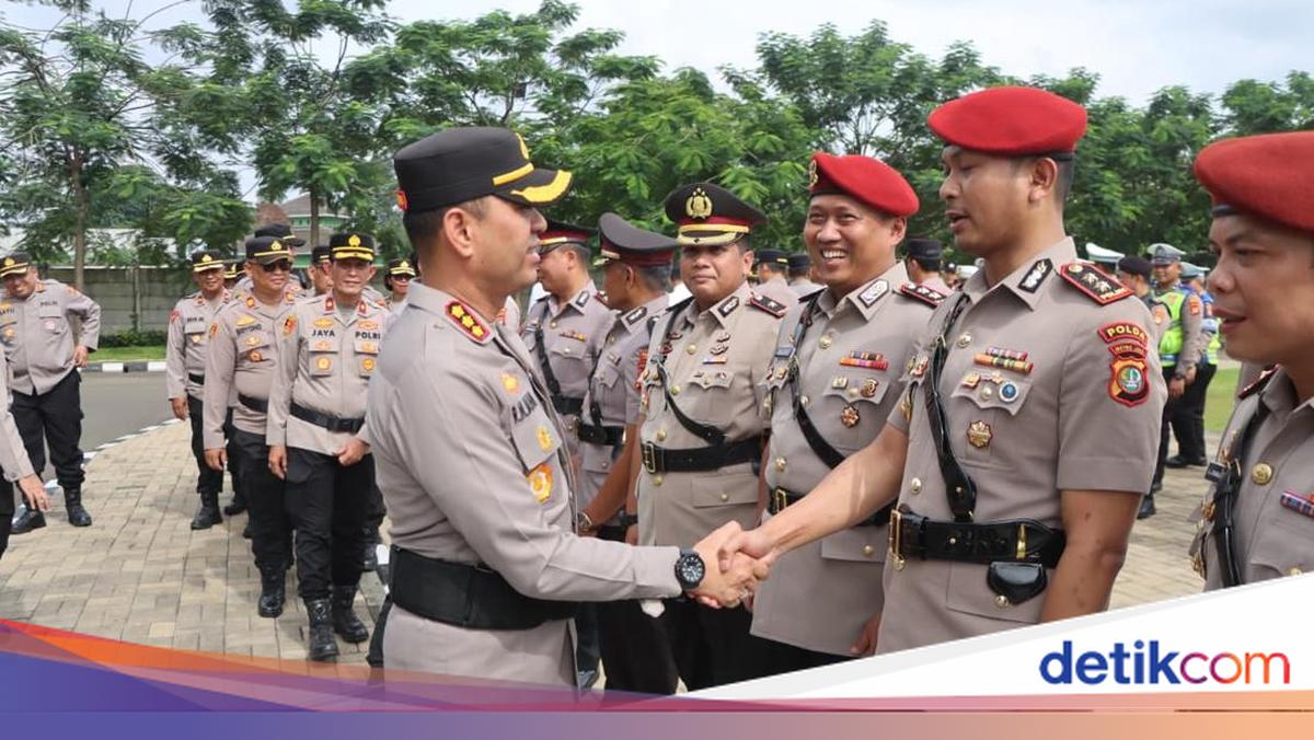 Tangerang City Metropolitan Police Conduct Handover of Criminal Investigation Chief and Three Precinct Commanders