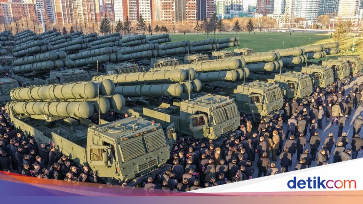 North Korea Showcases Giant Rocket Launchers, Claims Nuclear Warhead Capability