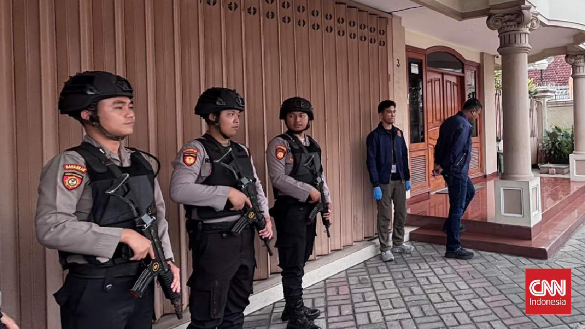 Criminal Investigation Bureau Raids Gold Shop in Surabaya Over Illegal Mining Money Laundering