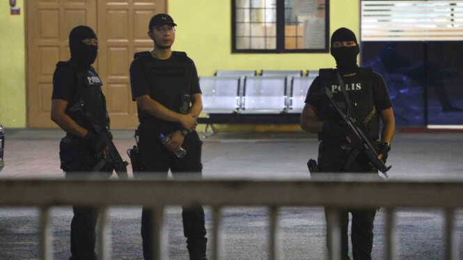 12 Malaysian Police Officers Arrested for Allegedly Robbing Chinese National of Rp795 Million in Crypto Assets