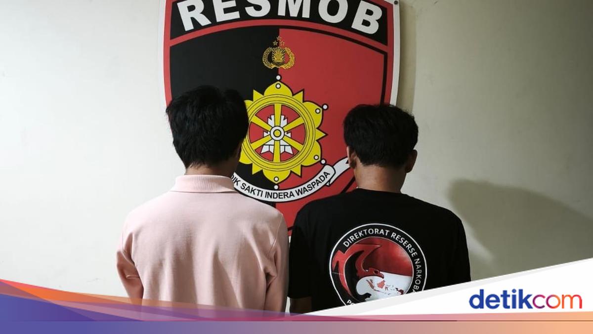 Two Fake Police Officers Arrested in Depok After Extorting Parking Attendants with Toy Gun