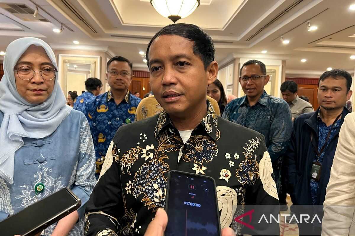 Forestry Minister affirms Sumatran floods serve as evaluation of forest governance