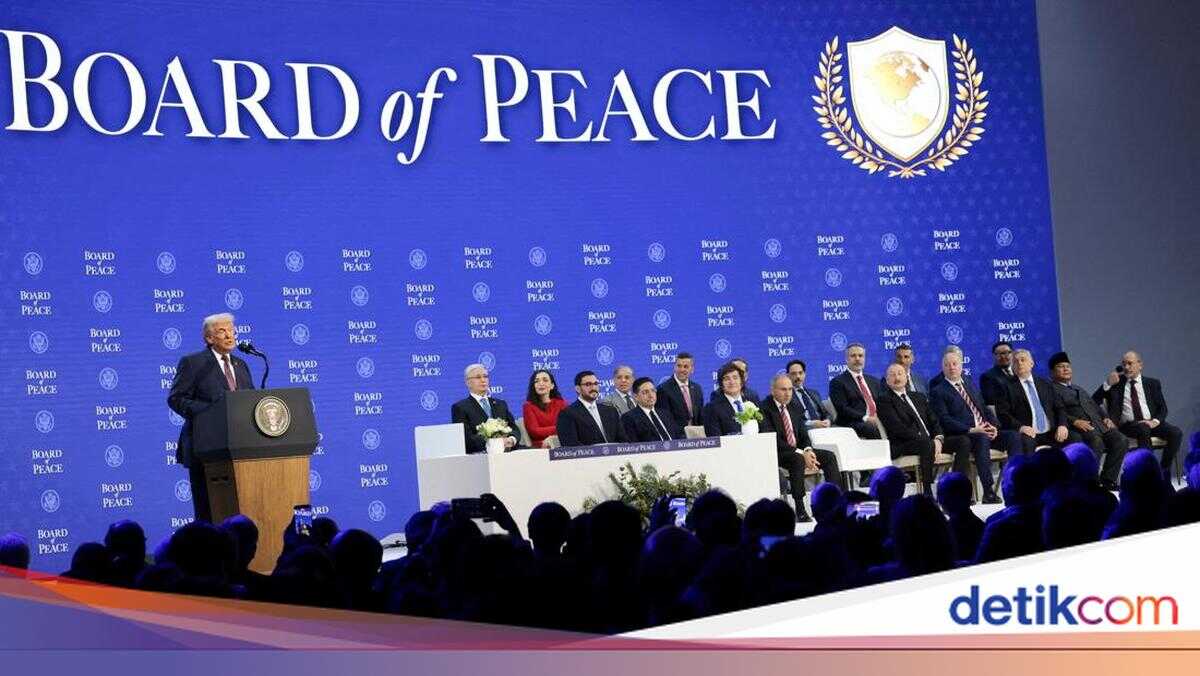 Trump Invites Iran to Join Board of Peace: 'Bad Things Will Happen' If They Refuse