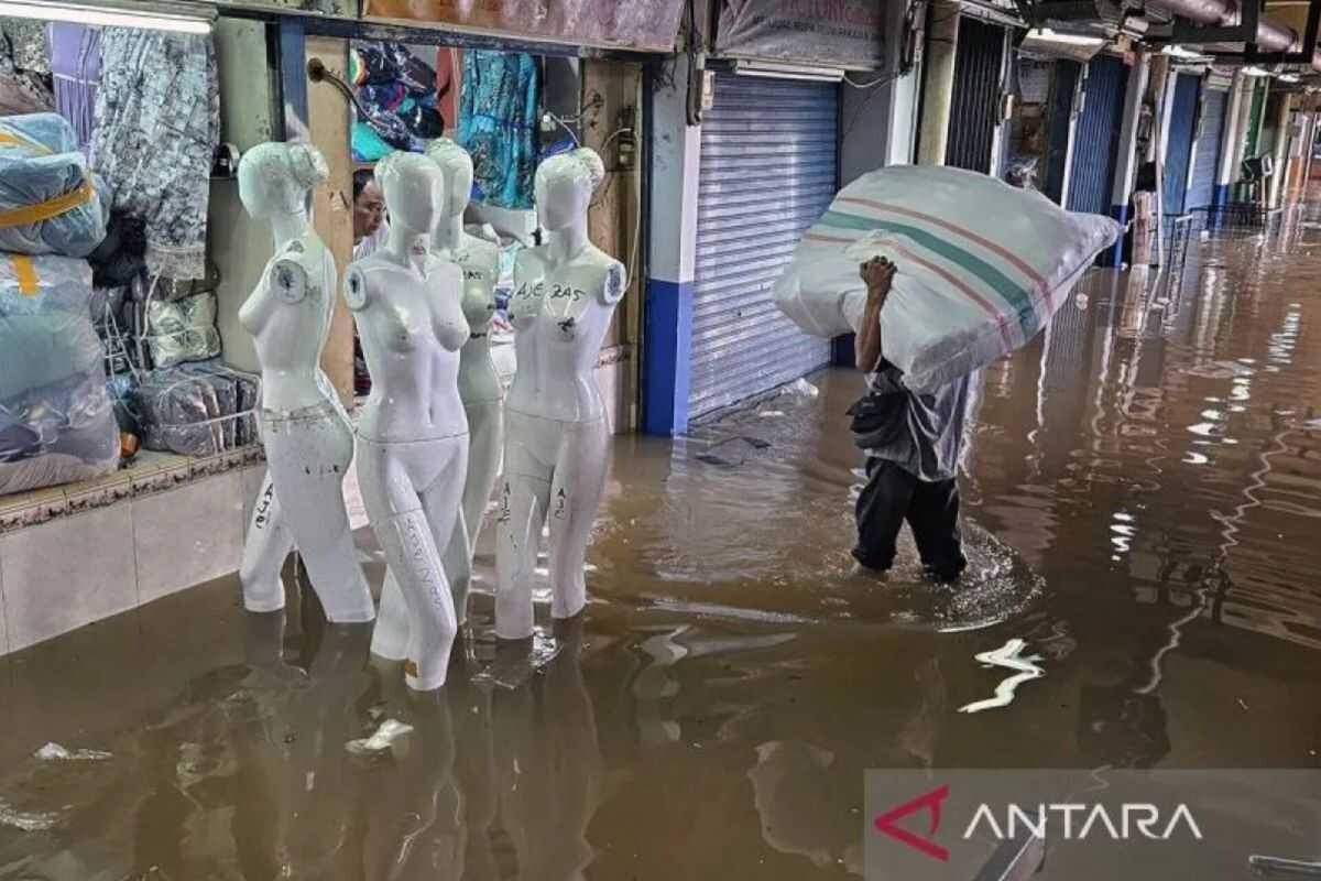South Jakarta Disaster Agency Records Flood Levels in Cipulir Reaching 140 cm