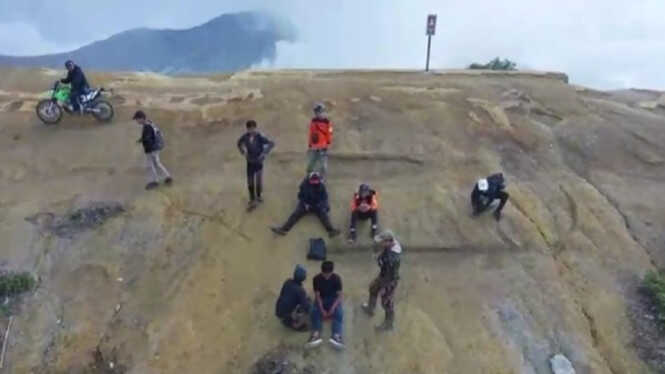 Missing Hiker Found Safe at Kawah Ijen