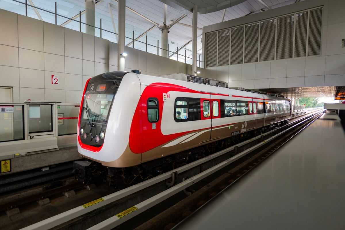 Residents Call for Jakarta LRT Route Extension to Improve Mobility