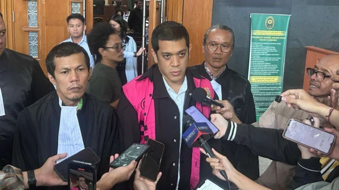 Kerry Riza Reads Defence Plea, Claims Prosecution Criminalises Business Policy