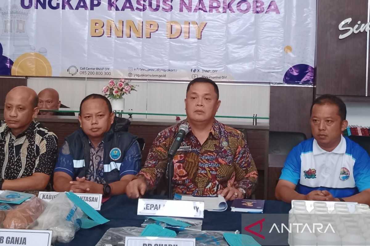 Yogyakarta Provincial Narcotics Agency Foils Smuggling of 2.71 kg of Marijuana from Sumatera