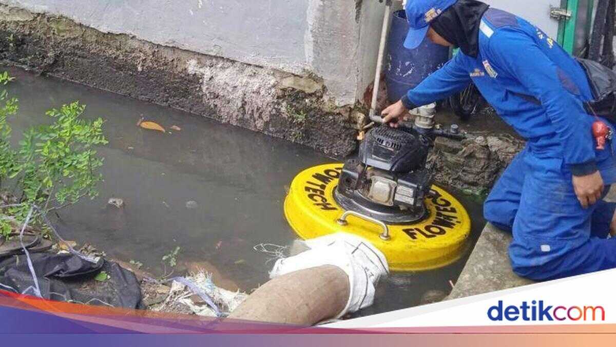 Hundreds of Homes Flooded in Rawa Terate Cakung as Pumps Deployed