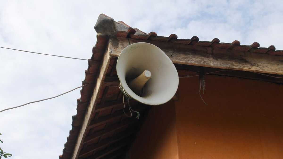 Viral: Foreign Woman Goes on Rampage at Gili Trawangan Prayer Hall Over Quran Recitation Speaker