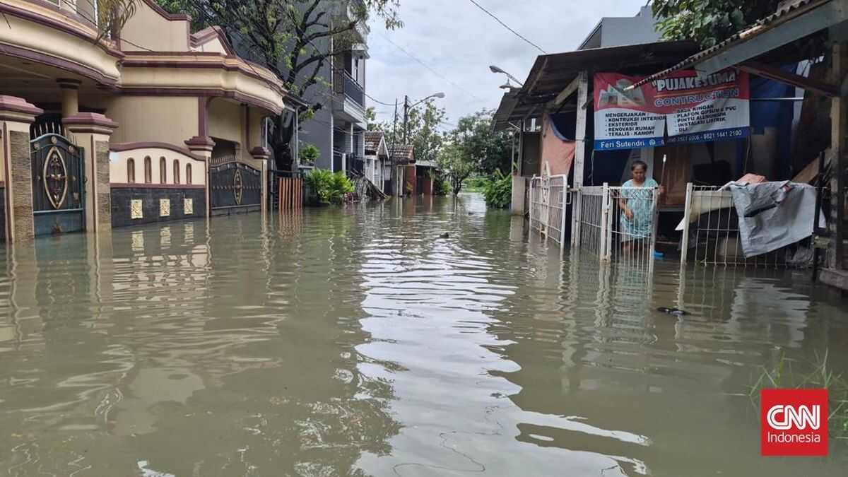 Overnight Rain Causes Flooding of Up to 1.2 Metres in Villa Tomang, Tangerang