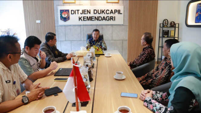 Banyumas and Depok Communities Prepare to Enter the Digital Administration Era