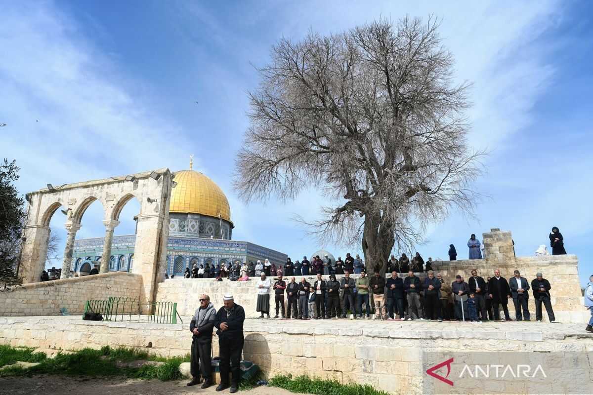 Israel Restricts Palestinian Worshippers at Al-Aqsa on First Friday of Ramadan
