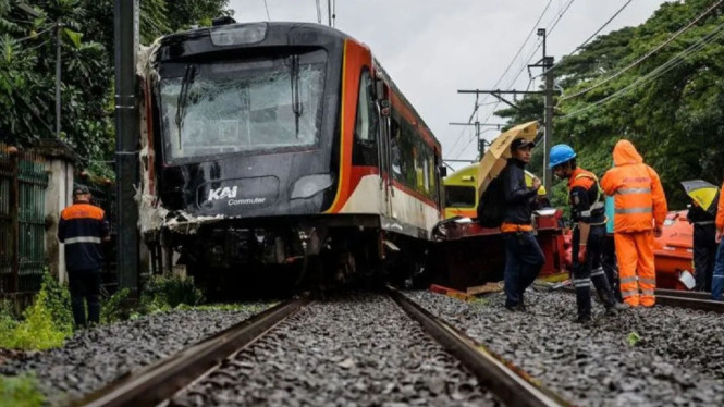 Tangerang Railway Line Restored to Two Tracks After Truck Struck by Soekarno-Hatta Airport Train at Poris Crossing