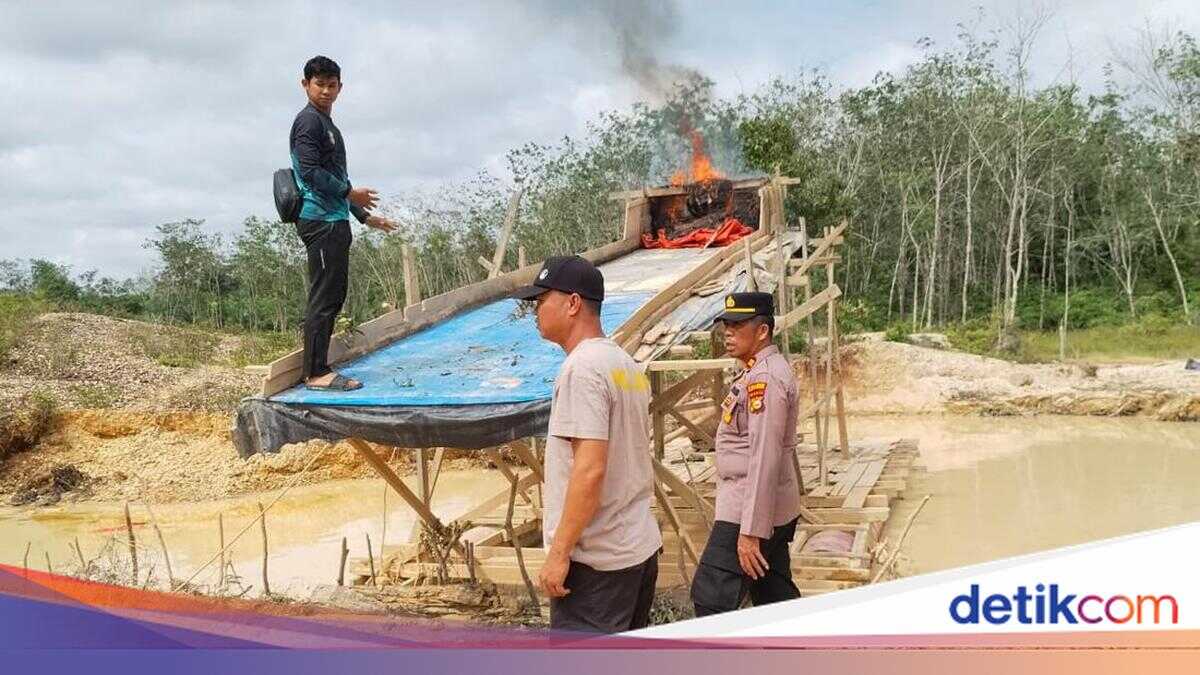 Police Swiftly Respond to Public Reports, Destroy Five Illegal Mining Rafts in Kuansing