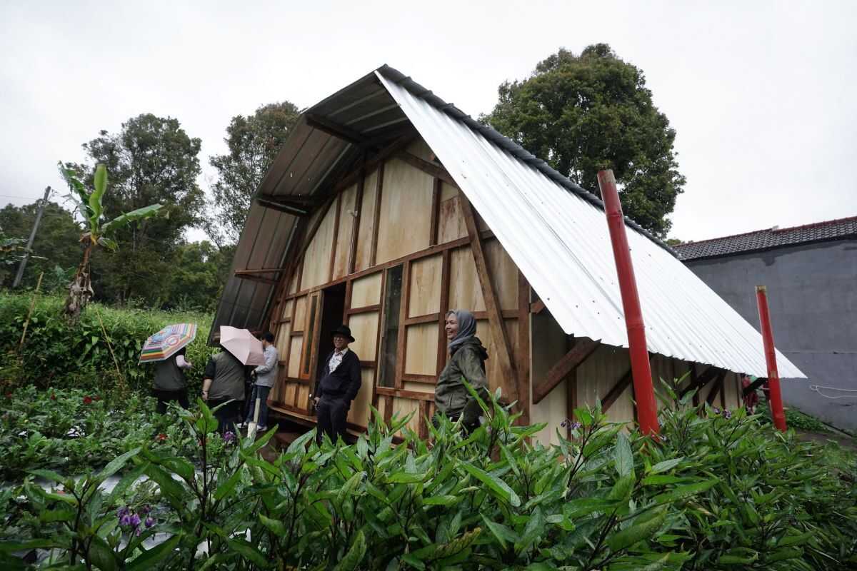 ITB Delivers Two-Day Temporary Shelters for Cisarua Landslide Victims