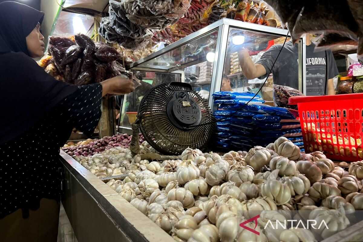 Bapanas Summons Importers to Maintain Garlic Price Stability