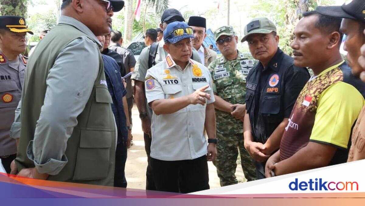 Tito Karnavian Affirms Relocation and Accelerated Temporary Shelter Construction for North Aceh Residents