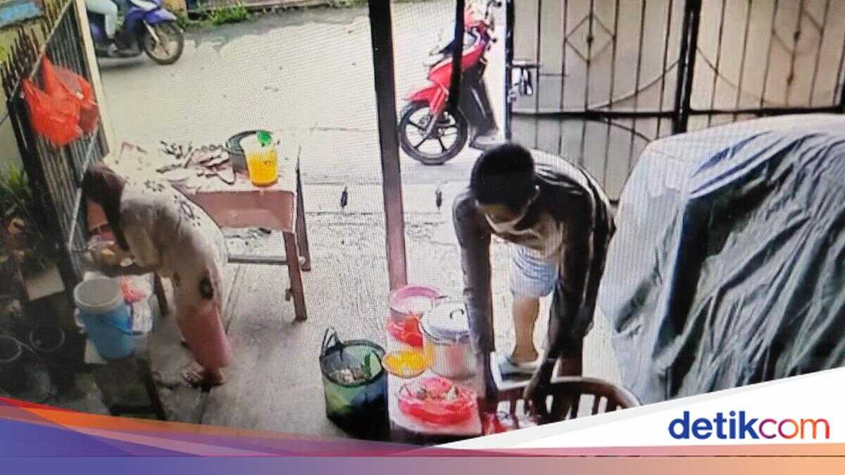 Tragic Tale of Elderly Nasi Uduk Seller Unable to Resume Business After Theft