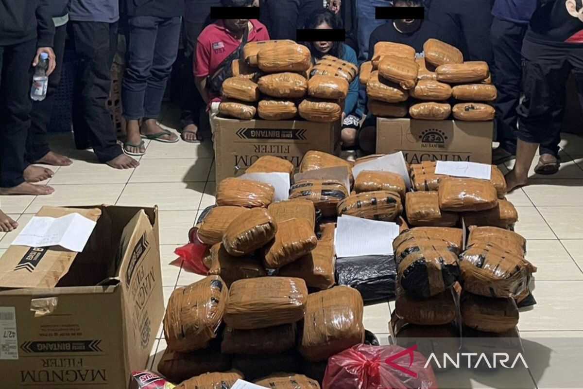 Jakarta Crime Roundup: Undercover Operations at Nightlife Venues and Drug Dealer Arrested