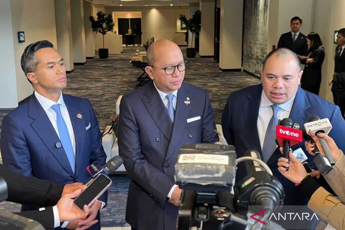 Prabowo pushes capital market reforms to attract investors