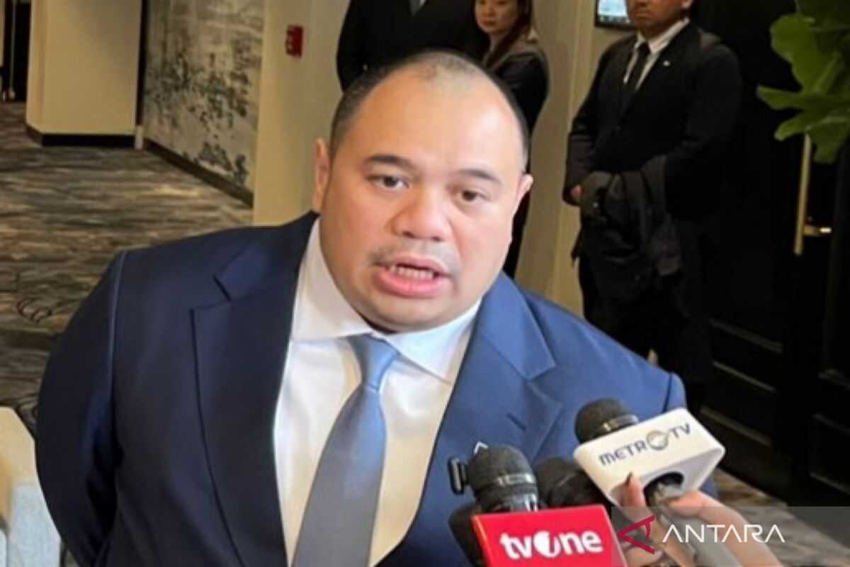 Prabowo affirms legal certainty before global investors