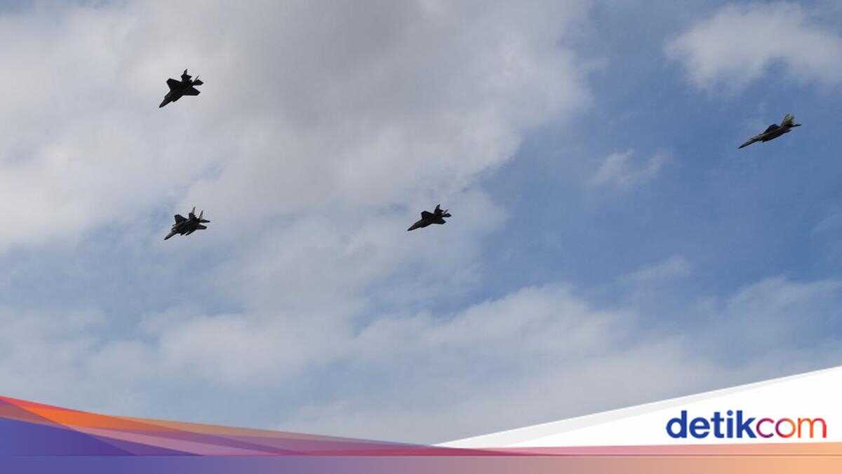 Israel Attacks Lebanon, 12 Killed