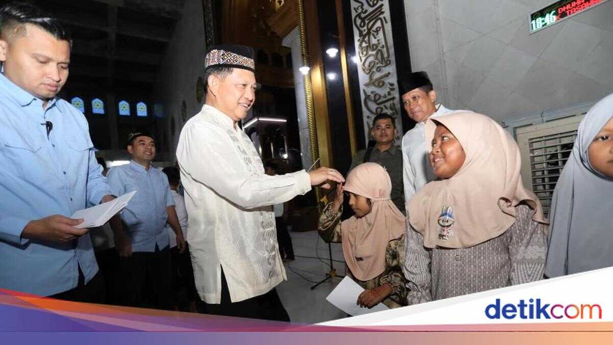 Task Force Chief Tito Hosts Iftar and Delivers Aid to Lhokseumawe Community