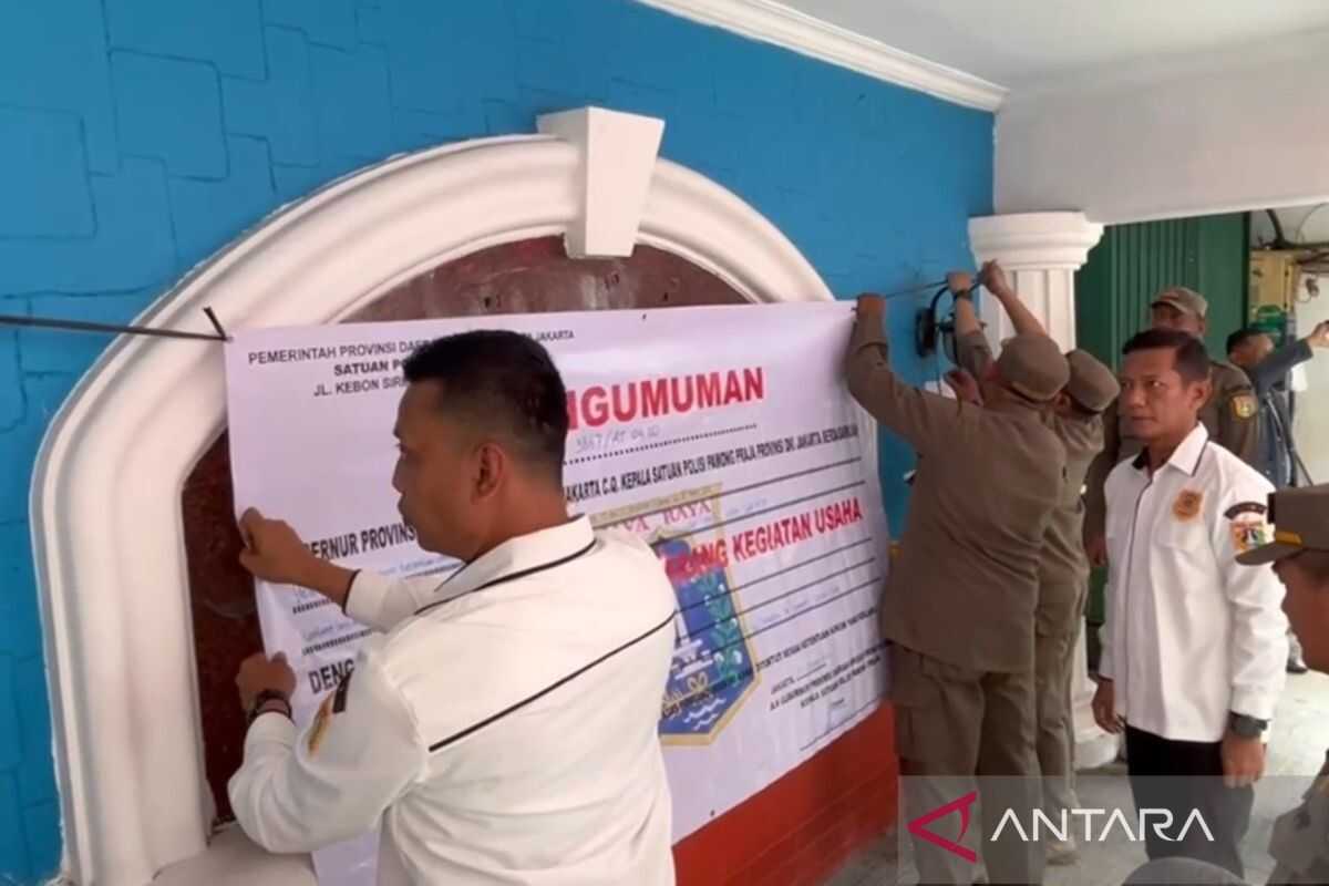 Ramadan: North Jakarta Applies Stickers to Tourism Businesses to Mark Operating Status