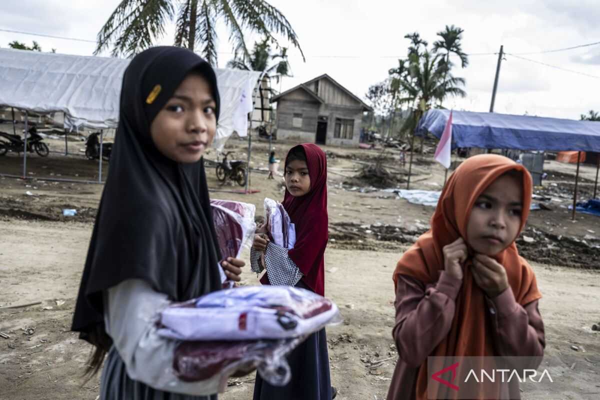 Temporary Shelter Construction for Isolated Hamlets in East Aceh Hampered by Poor Access