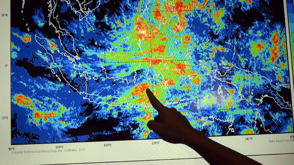 BMKG Warns of Heavy Rainfall Across Multiple Regions Throughout the Day