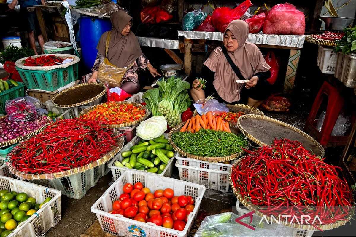 Cayenne pepper at Rp68,836/kg, eggs at Rp31,889/kg on fourth day of fasting