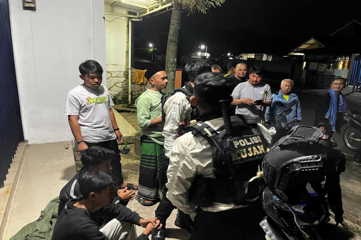 Sumedang Police Foil Youth Brawl Disguised as Sarong Fight