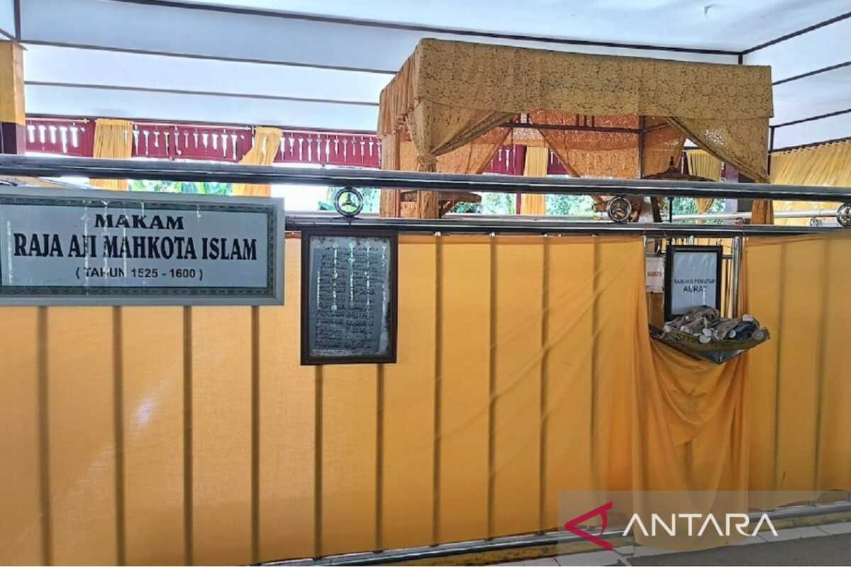 Historian reveals peaceful conversion of Kutai Kingdom from Hinduism to Islam